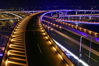 城(cheng)市(shi)道路(lu)炤明